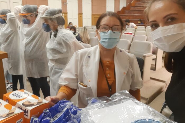 Adunirio doa equipamento de proteção para estudantes de enfermagem