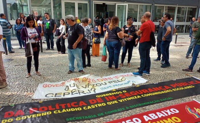 Greve dos profissionais da educação da rede estadual do RJ completa um mês