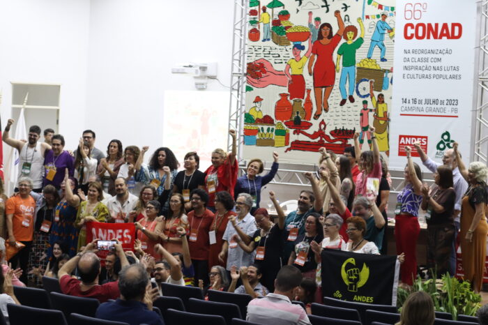 Conad atualiza plano de lutas do Andes-SN para o segundo semestre e dá posse a nova diretoria