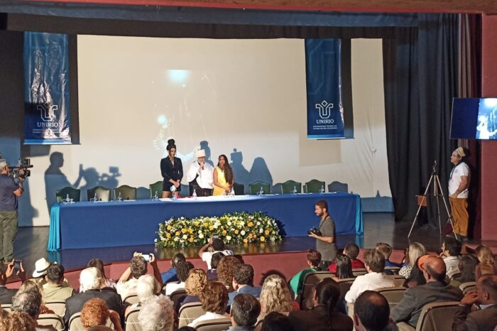 Reitoria da Unirio toma posse afirmando compromisso com universidade diversa e popular