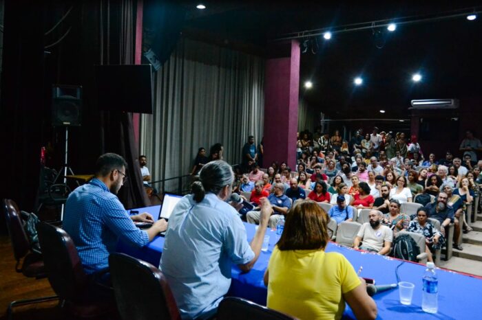 Docentes da Unirio decidem não iniciar greve no dia 15 e aprovam manter a mobilização