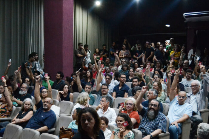 Professoras e professores da Unirio aprovam entrada em greve no dia 2 de maio