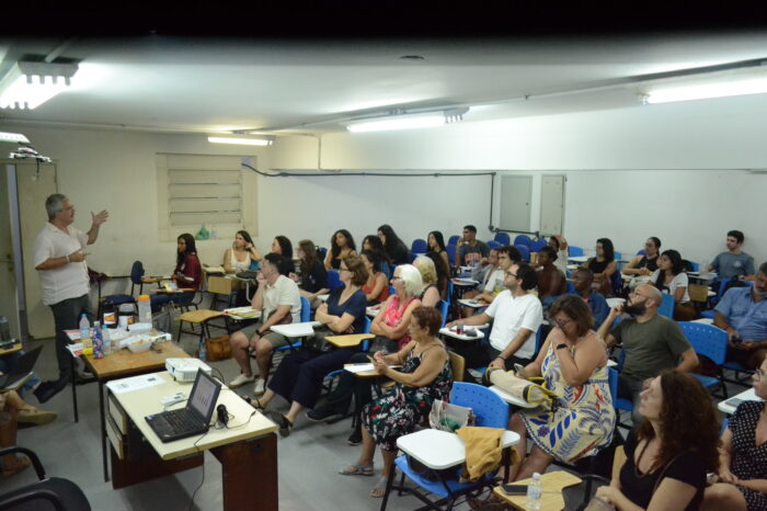 Semana de greve na Unirio foi marcada por debates sobre orçamento e suspensão do calendário
